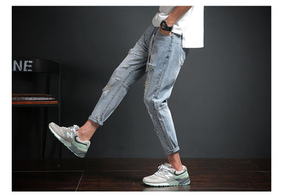 STRETCH DISTRESSED DENIM